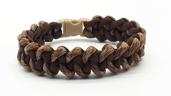 Paracord bracelet with buckle