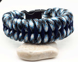 Paracord bracelet with buckle